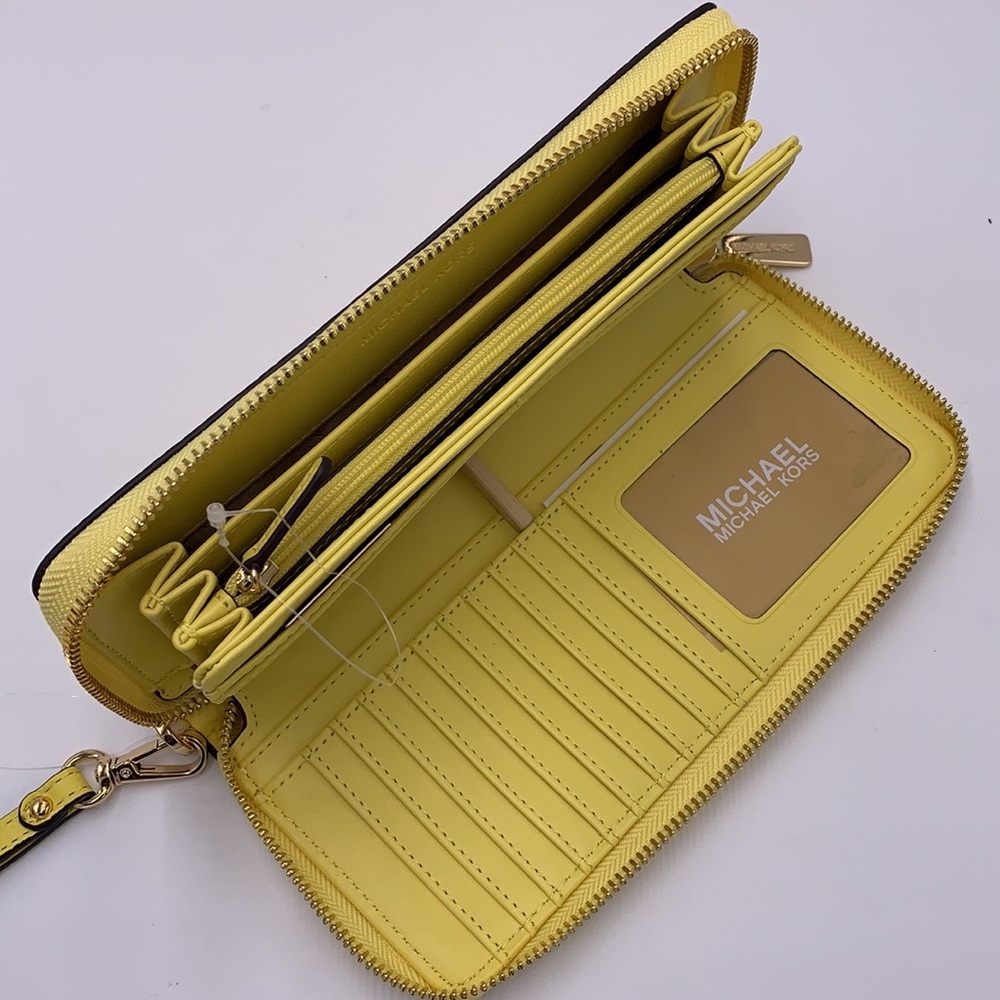 MICHAEL KORS Large Travel Continental Leather
Color: SUNSHINE - Picture 12 of 16
